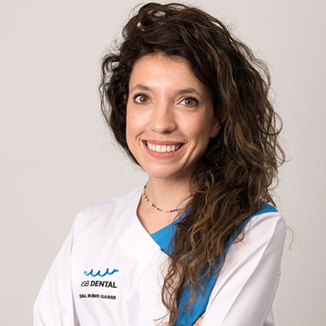 Implantes y dientes fijos en un día